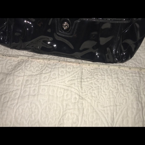 BEAUTIFUL BLACK PATENT LEATHER COACH - Picture 2 of 6